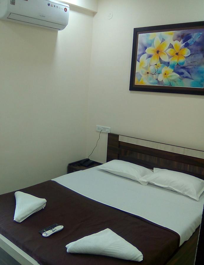 Neelisha River Front Inn Kankavali エクステリア 写真